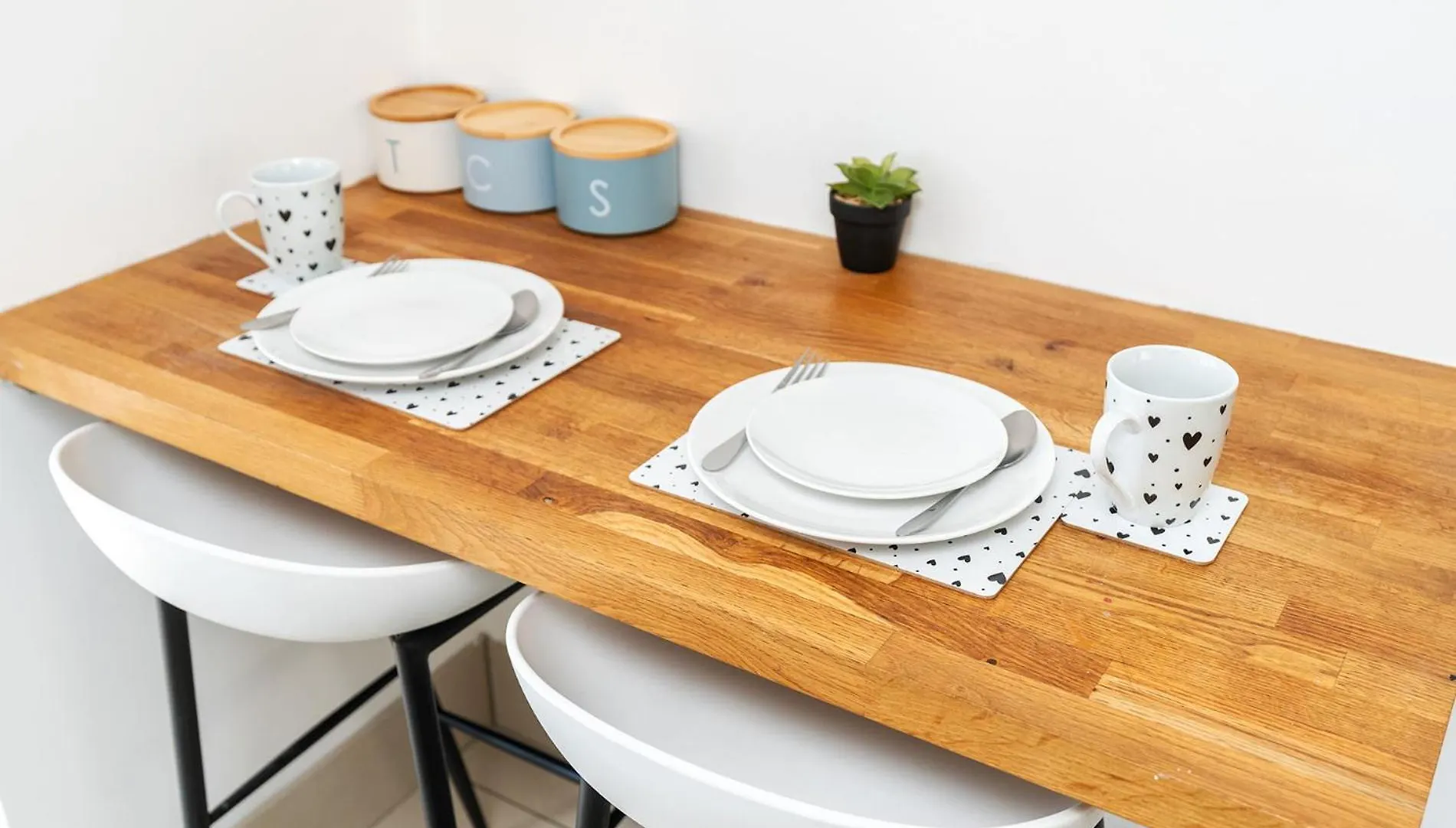 4Bdr House,8 Guests, Contractor Stays , Holiday Home, Free Parking, Reliable Wifi, Worksite And Amenities Nearby! 동커스터