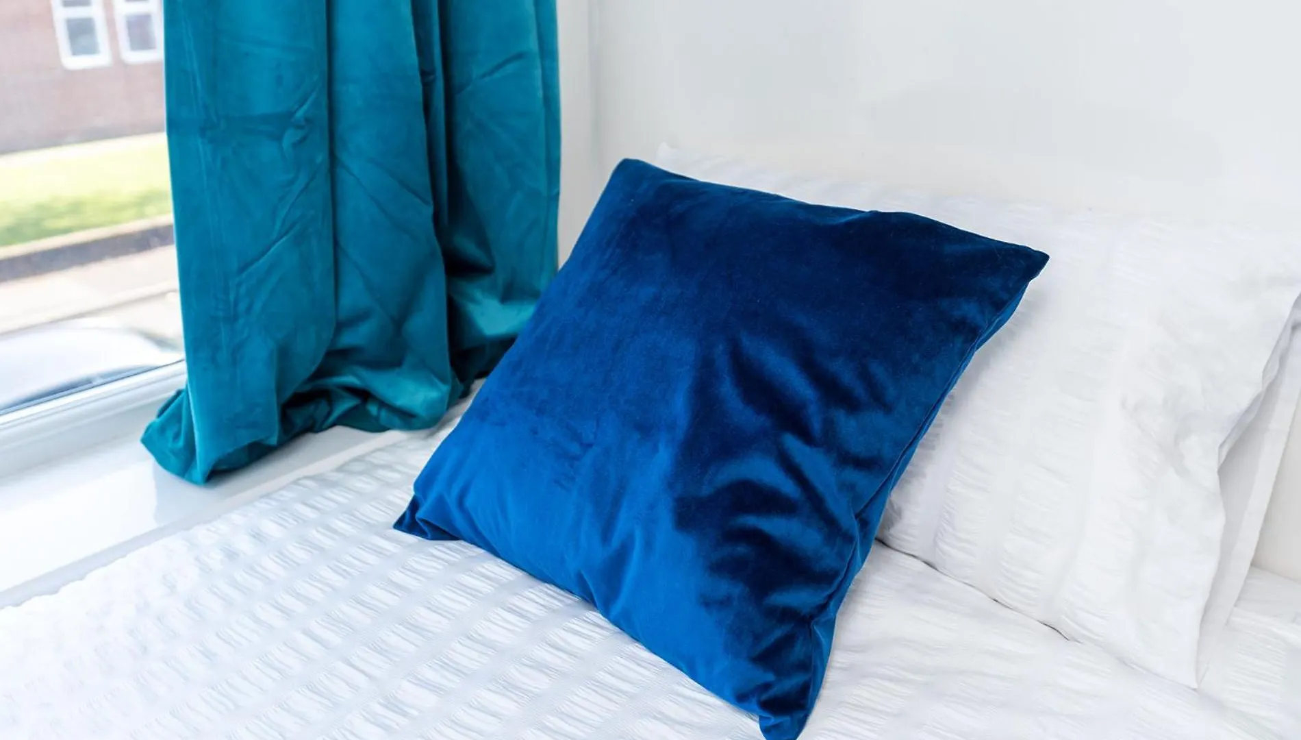 4Bdr House,8 Guests, Contractor Stays , Holiday Home, Free Parking, Reliable Wifi, Worksite And Amenities Nearby! 동커스터