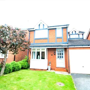 - Warmsworth - Great Customer Feedback - 3 Bed Detached House - Private Garden & Parking Garage - Quiet Cul De Sac Location - Dog Friendly - Fast Wifi - Close To Motorway Access Doncaster